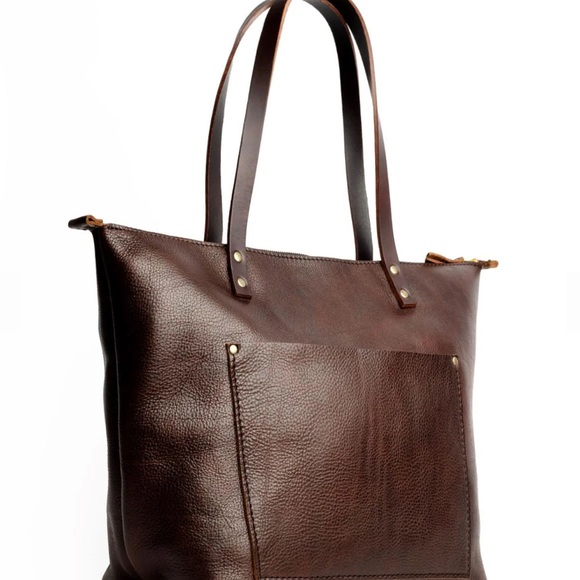 Portland Leather Oversized Zip Tote in Coldbrew - Picture 14 of 16